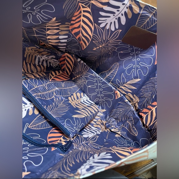 FIGHTING EEL reversible tote - Picture 2 of 2